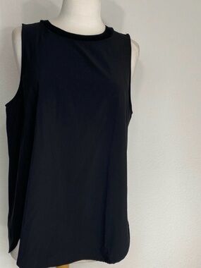 Athleta Sleeveless Black Crewneck Women's Top